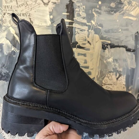 Shoes - women's black boots